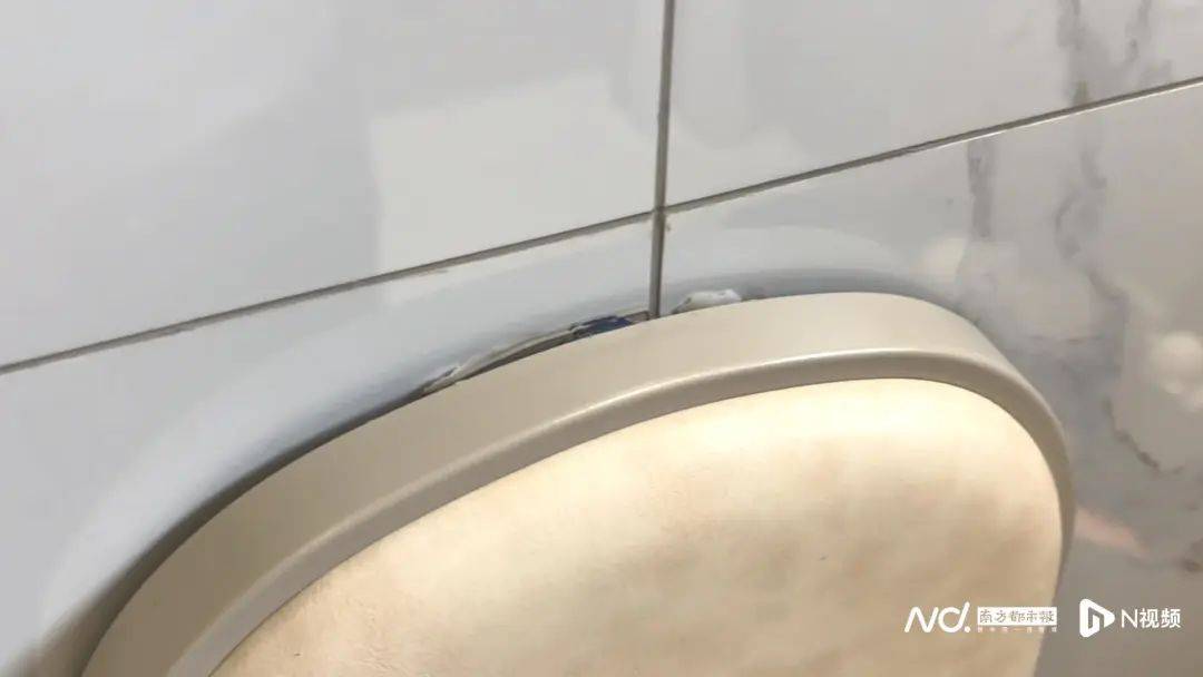 座椅松動(dòng)、護(hù)理臺(tái)發(fā)霉!深圳部分母嬰室管理堪憂<strong></p>
<p>母嬰護(hù)理
</strong>,部門回應(yīng):母嬰護(hù)理