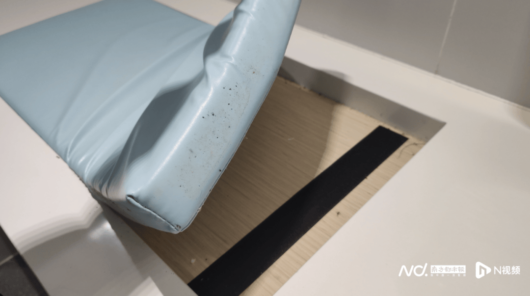 座椅松動(dòng)、護(hù)理臺(tái)發(fā)霉!深圳部分母嬰室管理堪憂<strong></p>
<p>母嬰護(hù)理
</strong>,部門回應(yīng):母嬰護(hù)理